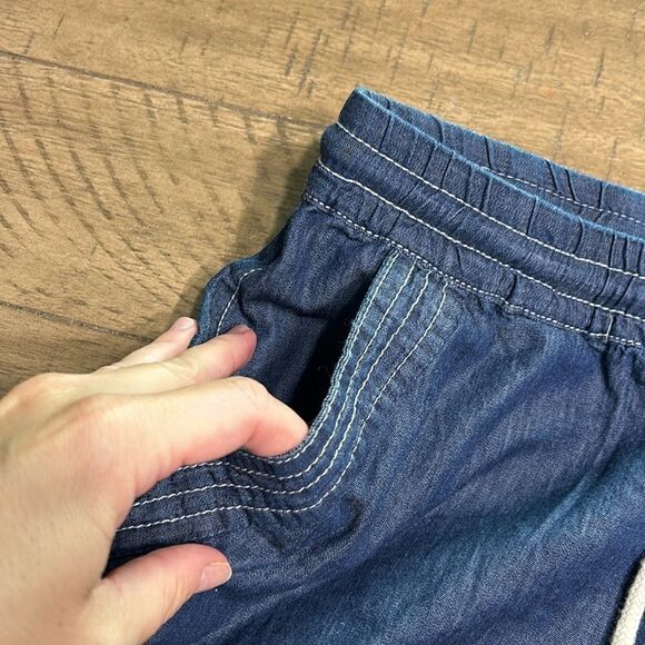(3/$15) BBJ Los Angeles Jean look, pull on shorts size medium - Picture 2 of 7